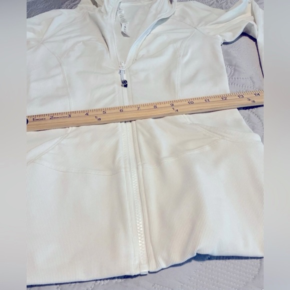lululemon athletica Cream Women's Sweater size 4 - Picture 15 of 15